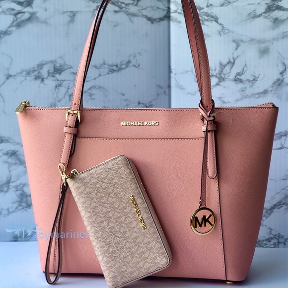 Michael Kors Handbags - 🍀 Michael Kors Ciara Large Tote Wallet Set